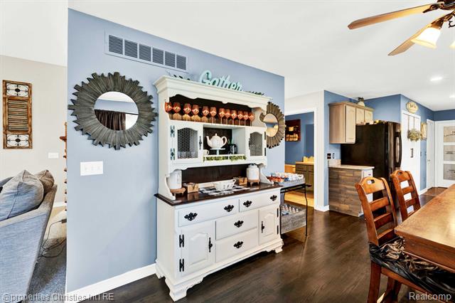 Builiding view eight for 8410 S Shore, Clarkston, MI. 48348