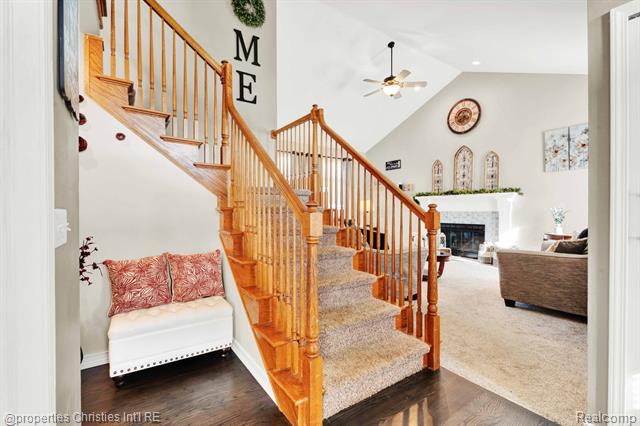 Builiding view seventeen for 8410 S Shore, Clarkston, MI. 48348