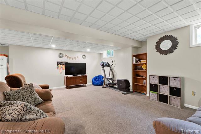 Builiding view twenty five for 8410 S Shore, Clarkston, MI. 48348