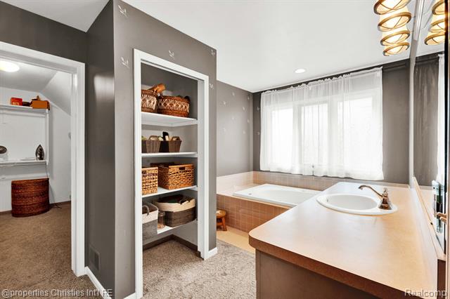 Builiding view twenty three for 8410 S Shore, Clarkston, MI. 48348