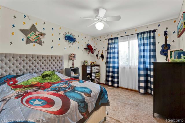 Builiding view twenty for 8410 S Shore, Clarkston, MI. 48348