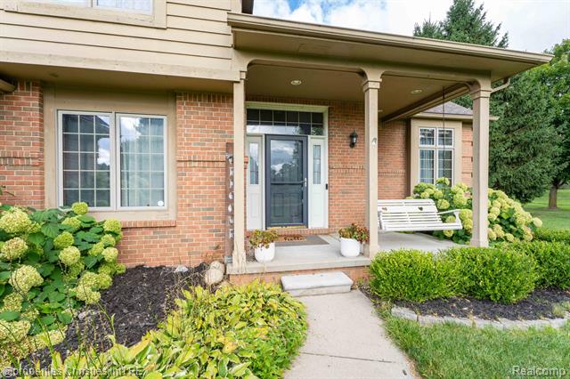 Builiding view two for 8410 S Shore, Clarkston, MI. 48348