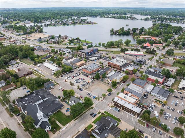 Builiding view fifty two for 1120 American Elm, Lake Orion, MI. 48360