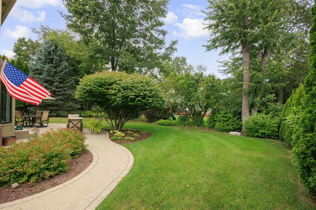 Builiding view forty one for 1120 American Elm, Lake Orion, MI. 48360