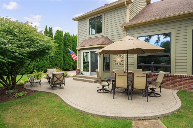 Builiding view forty six for 1120 American Elm, Lake Orion, MI. 48360