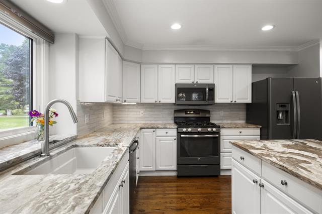 Builiding view fourteen for 1120 American Elm, Lake Orion, MI. 48360