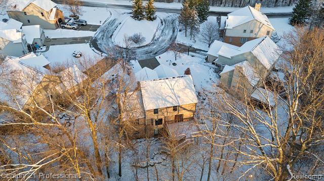 Builiding view fifty five for 1062 Key West, Lake Orion, MI. 48360