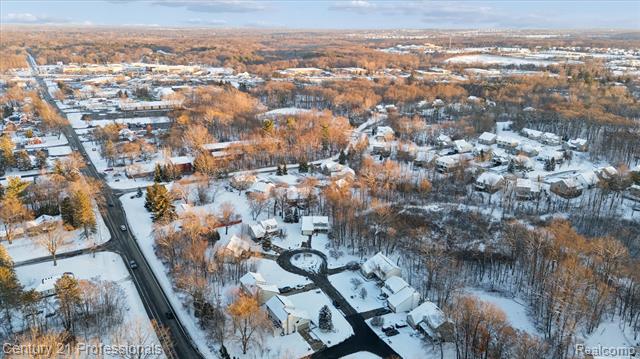 Builiding view fifty nine for 1062 Key West, Lake Orion, MI. 48360