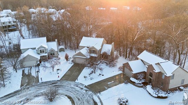 Builiding view fifty two for 1062 Key West, Lake Orion, MI. 48360