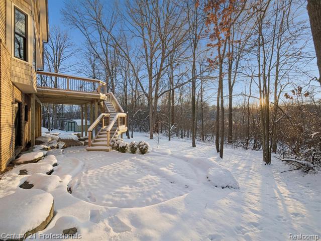 Builiding view forty nine for 1062 Key West, Lake Orion, MI. 48360