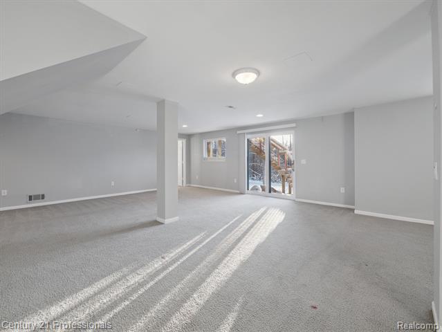 Builiding view forty one for 1062 Key West, Lake Orion, MI. 48360