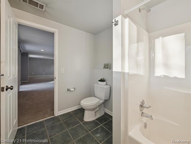 Builiding view forty three for 1062 Key West, Lake Orion, MI. 48360