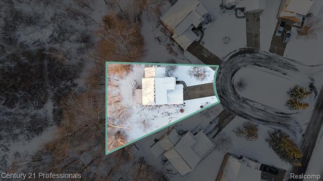 Builiding view sixty for 1062 Key West, Lake Orion, MI. 48360