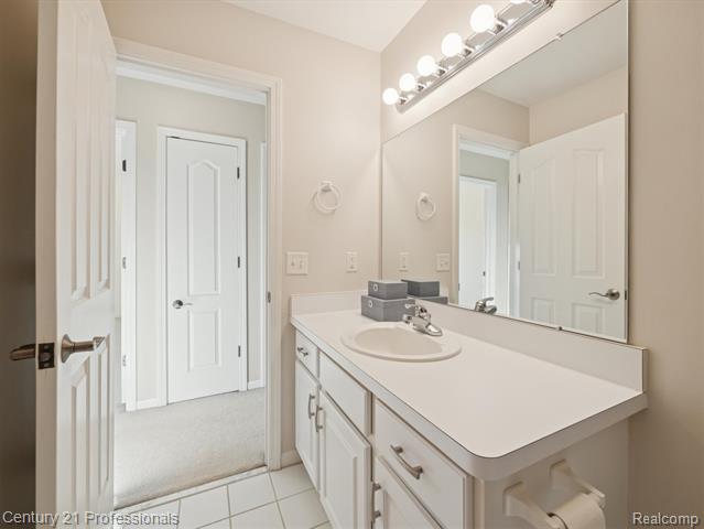 Builiding view thirty seven for 1062 Key West, Lake Orion, MI. 48360