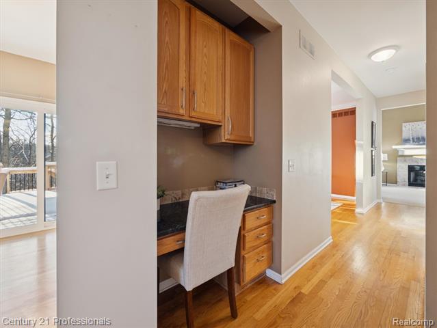 Builiding view twenty one for 1062 Key West, Lake Orion, MI. 48360