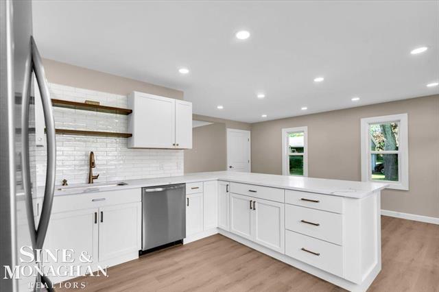 Builiding view four for 985 Fairledge, Lake Orion, MI. 48362