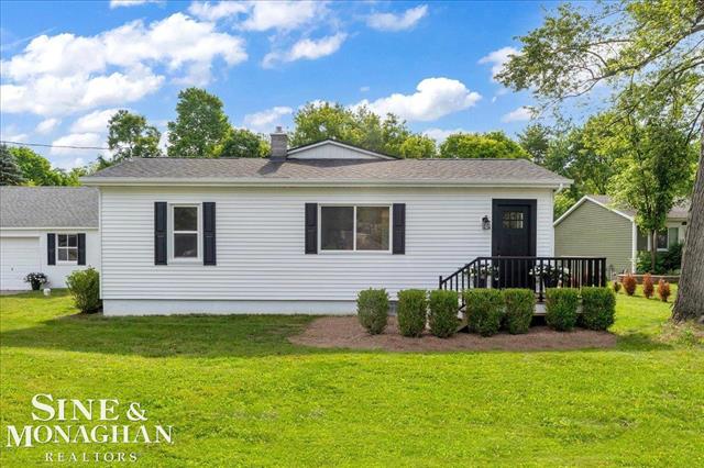 front view for 985 Fairledge St, Lake Orion, Mi. 48362