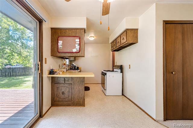 Builiding view nine for 555 Tomahawk, Highland, MI. 48357