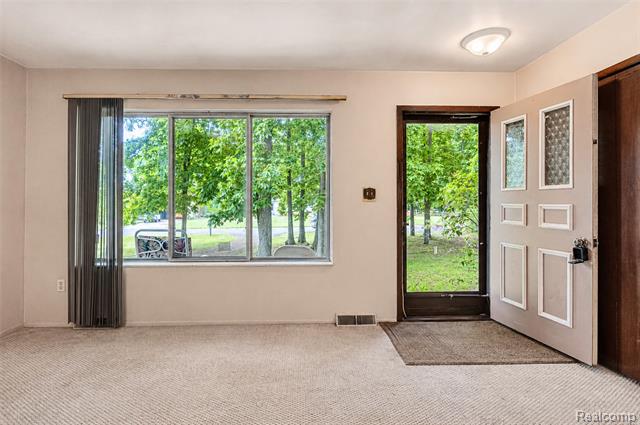 Builiding view seven for 555 Tomahawk, Highland, MI. 48357