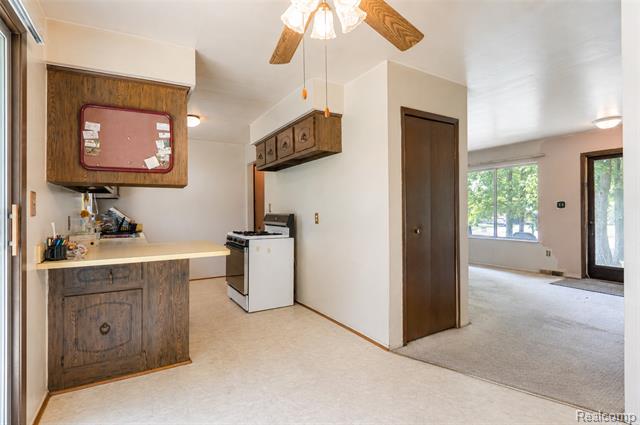 Builiding view ten for 555 Tomahawk, Highland, MI. 48357