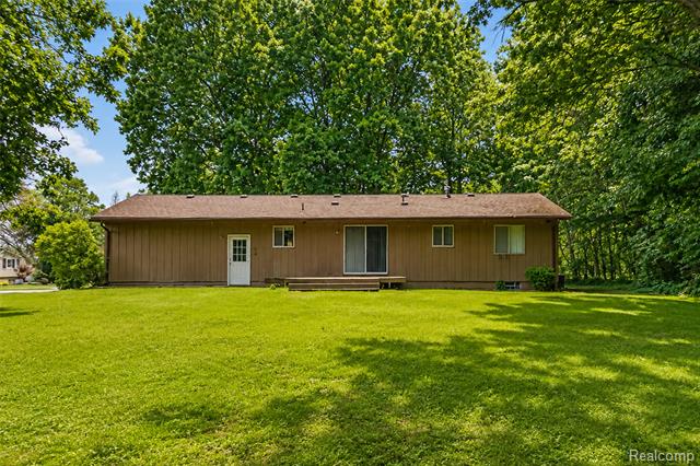 Builiding view twenty nine for 555 Tomahawk, Highland, MI. 48357