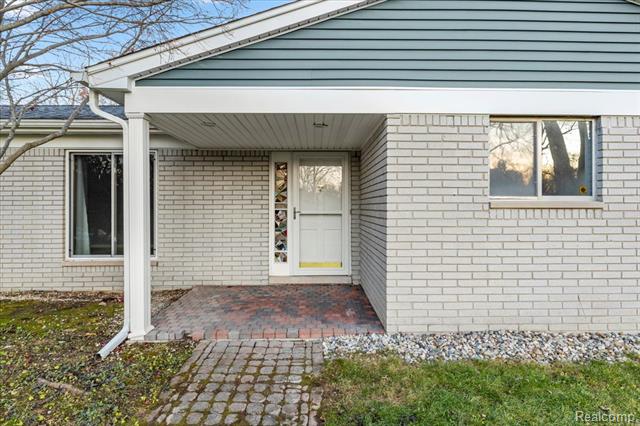 Builiding view eight for 9240 Allen, Clarkston, MI. 48348