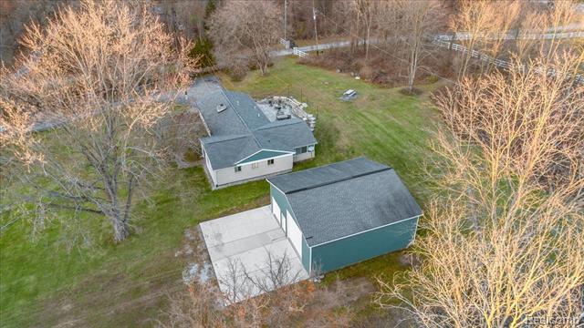 Builiding view fifty one for 9240 Allen, Clarkston, MI. 48348