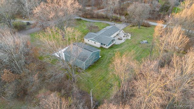 Builiding view fifty two for 9240 Allen, Clarkston, MI. 48348