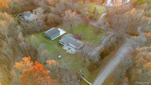 Builiding view fifty for 9240 Allen, Clarkston, MI. 48348