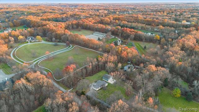 Builiding view forty nine for 9240 Allen, Clarkston, MI. 48348