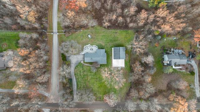 Builiding view forty seven for 9240 Allen, Clarkston, MI. 48348