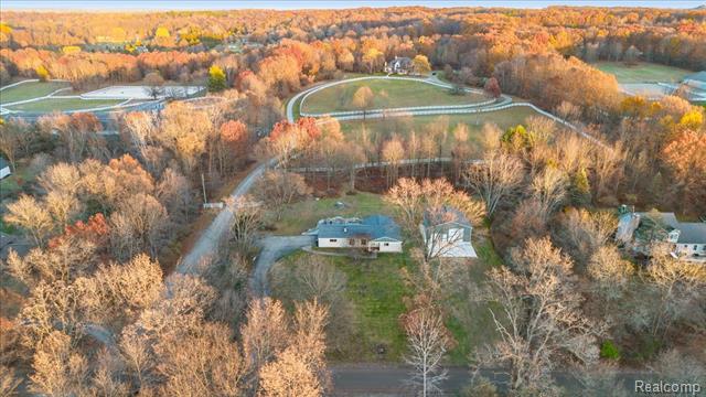 Builiding view forty six for 9240 Allen, Clarkston, MI. 48348