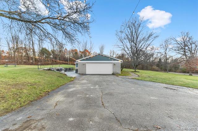 Builiding view forty three for 9240 Allen, Clarkston, MI. 48348