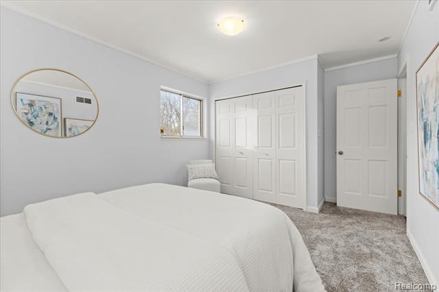 Builiding view thirty four for 9240 Allen, Clarkston, MI. 48348