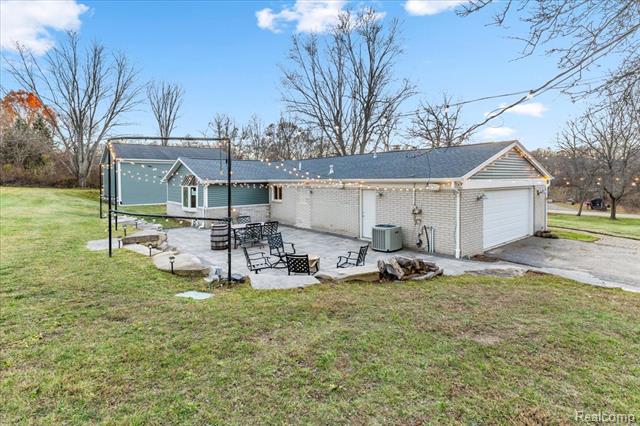 Builiding view thirty nine for 9240 Allen, Clarkston, MI. 48348