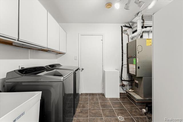 Builiding view thirty seven for 9240 Allen, Clarkston, MI. 48348