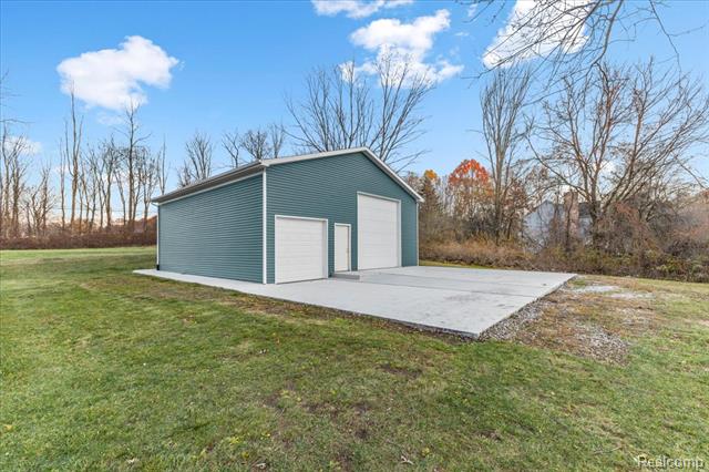 Builiding view three for 9240 Allen, Clarkston, MI. 48348