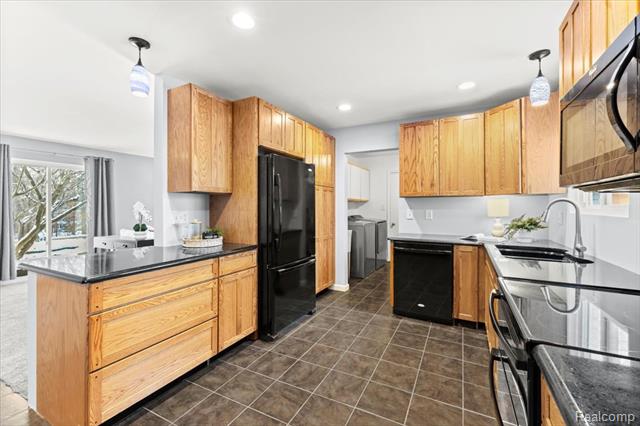 Builiding view twenty one for 9240 Allen, Clarkston, MI. 48348