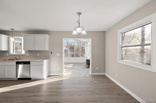 Builiding view eleven for 927 Alan, Lake Orion, MI. 48362