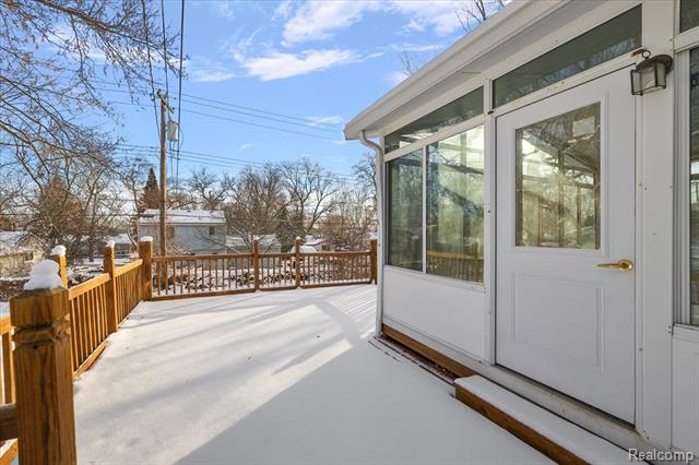 Builiding view forty three for 927 Alan, Lake Orion, MI. 48362