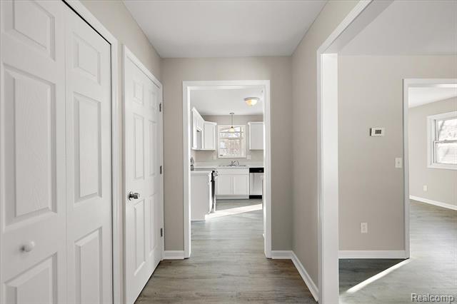 Builiding view four for 927 Alan, Lake Orion, MI. 48362