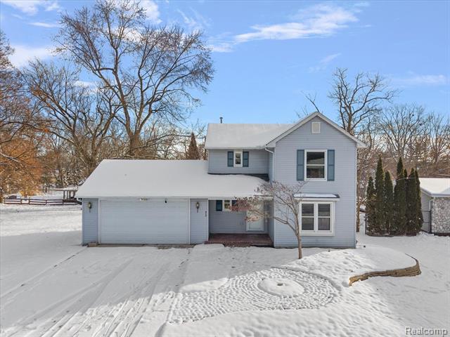 Builiding view one for 927 Alan, Lake Orion, MI. 48362