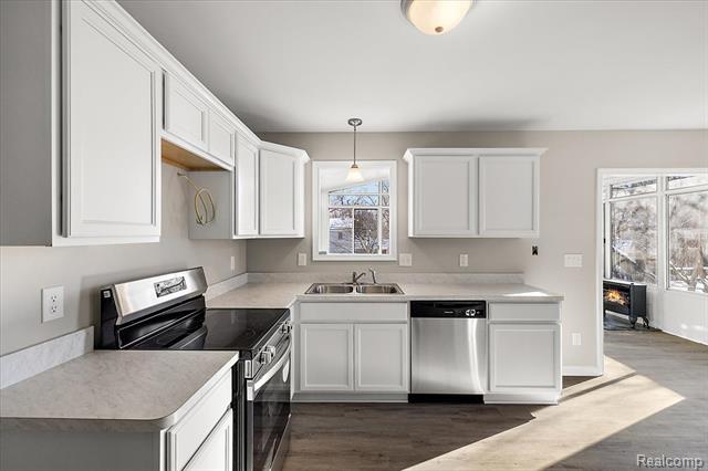 Builiding view sixteen for 927 Alan, Lake Orion, MI. 48362