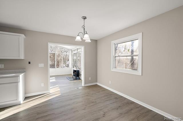 Builiding view ten for 927 Alan, Lake Orion, MI. 48362