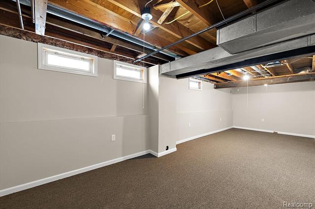 Builiding view thirty eight for 927 Alan, Lake Orion, MI. 48362