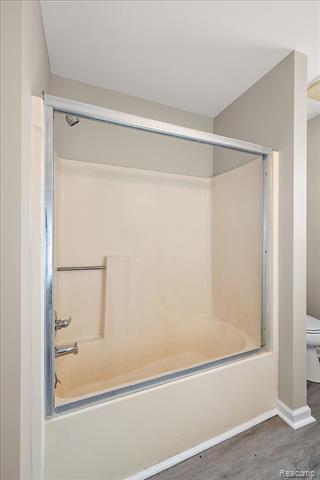 Builiding view thirty five for 927 Alan, Lake Orion, MI. 48362