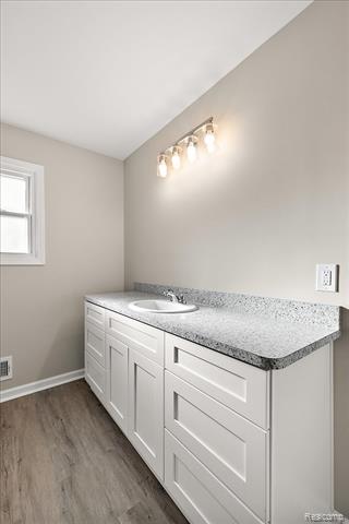 Builiding view thirty four for 927 Alan, Lake Orion, MI. 48362