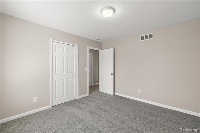 Builiding view thirty for 927 Alan, Lake Orion, MI. 48362