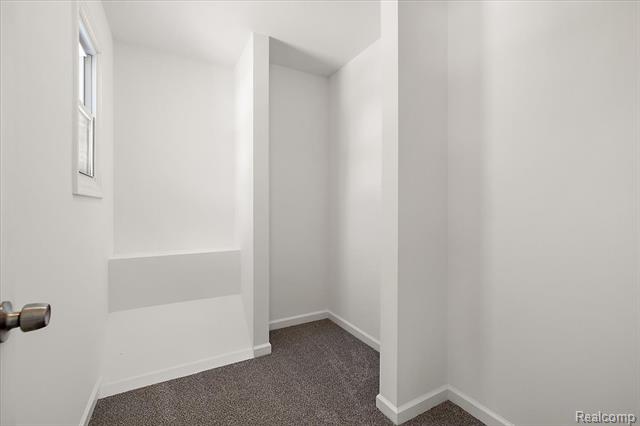 Builiding view twenty eight for 927 Alan, Lake Orion, MI. 48362