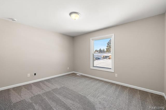 Builiding view twenty five for 927 Alan, Lake Orion, MI. 48362